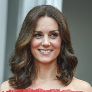 Kate Middleton, duchesse de Cambridge, en Alexander McQueen lors de la garden party organisée par l'ambassadeur de Grande-Bretagne à Berlin le 19 juillet 2017 en l'honneur de l'anniversaire de la reine.