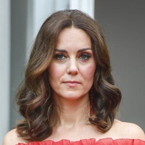 Kate Middleton, duchesse de Cambridge, en Alexander McQueen lors de la garden party organisée par l'ambassadeur de Grande-Bretagne à Berlin le 19 juillet 2017 en l'honneur de l'anniversaire de la reine.