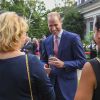 Le prince William rencontre les invités lors de la garden party organisée par l'ambassadeur de Grande-Bretagne à Berlin, Sebastian Wood, le 19 juillet 2017 en l'honneur de l'anniversaire de la reine.