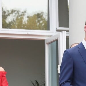 Le prince William et la duchesse Catherine de Cambridge lors de la garden party organisée par l'ambassadeur de Grande-Bretagne à Berlin, Sebastian Wood, le 19 juillet 2017 en l'honneur de l'anniversaire de la reine.