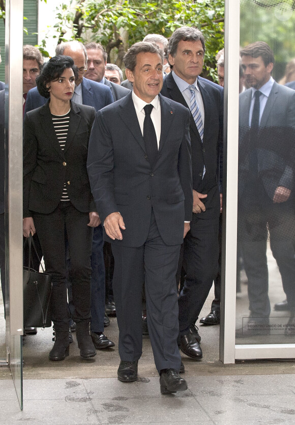 Rachida Dati, Nicolas Sarkozy et Claudio Avruj (secrétaire argentin des droits de l'homme) - Le président du Parti Les Républicains Nicolas Sarkozy visite à l'espace de la mémoire et des droits de l'homme à Buenos Aires , le 6 mai 2016.