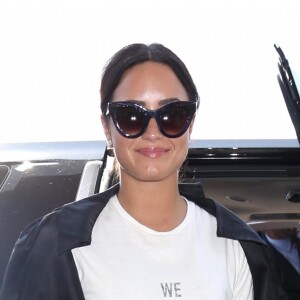 Demi Lovato arrive à l'aéroport de LAX à Los Angeles pour prendre l’avion, le 30 juin 2017