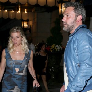 Ben Affleck et sa compagne Lindsay Shookus quittent leur hôtel à New York le 19 juillet 2017