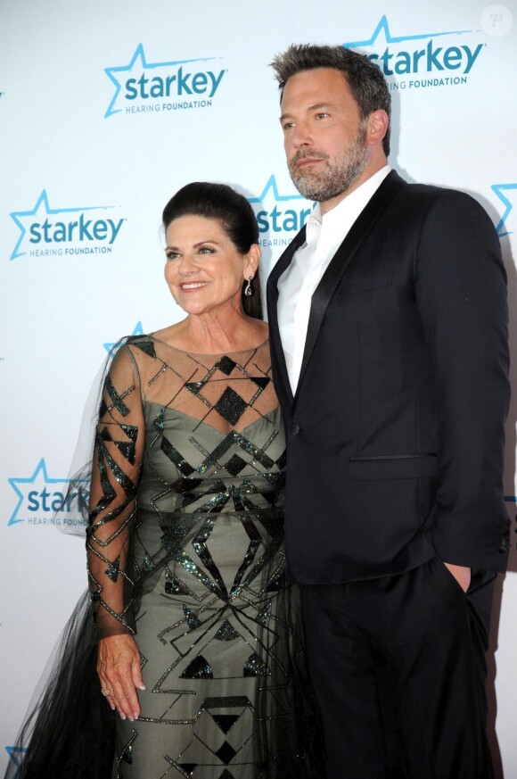 Tani Austin, Ben Affleck lors du ''2017 Starkey Hearing Foundation So the World May Hear Award Gala'' au Saint Paul RiverCentre à Saint Paul, le 16 juillet 2017.