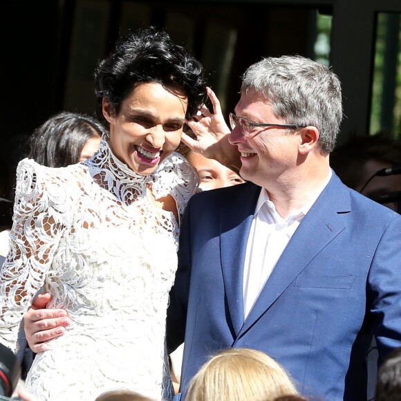 Mariage de Farida Khelfa et Henri Seydoux à la mairie du 17e arrondissement de Paris. Le 1er septembre 2012.