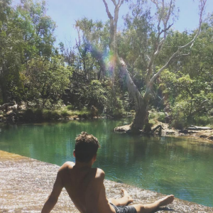 Simon Castaldi en vacances en Australie. Juillet 2017