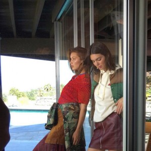 Kendall Jenner et Bella Hadid figurent sur la campagne automne 2017 d'Ochirly. Juillet 2017.
