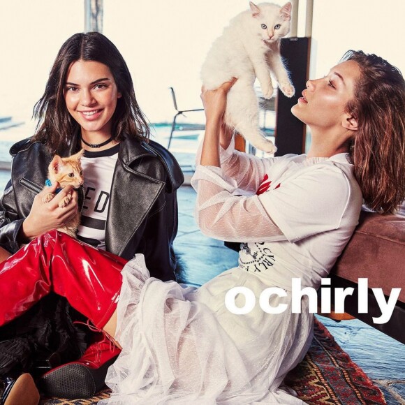 Kendall Jenner et Bella Hadid figurent sur la campagne automne 2017 d'Ochirly. Juillet 2017.