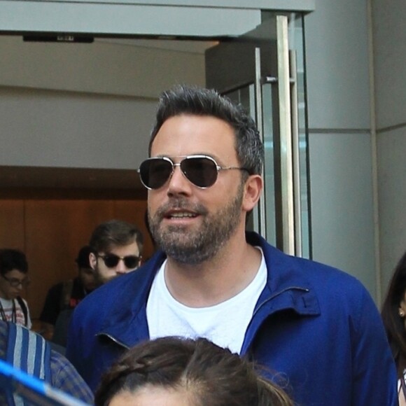 Ben Affleck (‘Justice League') salue ses fans lors du Comic Con 2017 à San Diego, le 22 juillet 2017