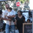 Exclusif - L'acteur Jesse Williams est allé déjeuner avec ses enfants Sadie et Maceo, dont il tente d'obtenir la garde après son divorce. Le 21 juillet 2017