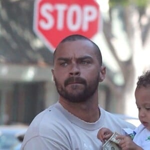 Exclusif - L'acteur Jesse Williams est allé déjeuner avec ses enfants Sadie et Maceo, dont il tente d'obtenir la garde après son divorce. Le 21 juillet 2017