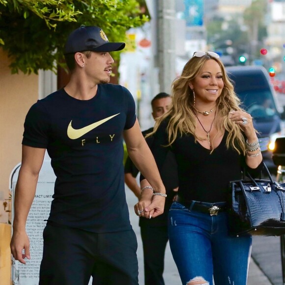 Exclusif - Maria Carey et son compagnon Bryan Tanaka quittent un restaurant à Beverly Hills le 20 juillet 2017.