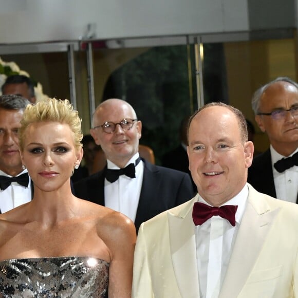 La princesse Charlene et le prince Albert II de Monaco lors du 69e Gala de la Croix-Rouge monégasque dans la Salle des Étoiles du Sporting à Monaco, le 28 juillet 2017. © Bruno Bebert/Bestimage