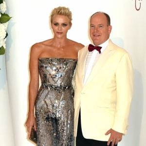 La princesse Charlene et le prince Albert II de Monaco lors du 69e Gala de la Croix-Rouge monégasque dans la Salle des Étoiles du Sporting à Monaco, le 28 juillet 2017. © Bruno Bebert/Bestimage