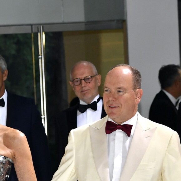 La princesse Charlene et le prince Albert II de Monaco lors du 69e Gala de la Croix-Rouge monégasque dans la Salle des Étoiles du Sporting à Monaco, le 28 juillet 2017. © Bruno Bebert/Bestimage