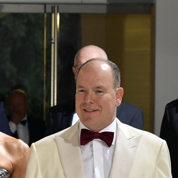 La princesse Charlene et le prince Albert II de Monaco lors du 69e Gala de la Croix-Rouge monégasque dans la Salle des Étoiles du Sporting à Monaco, le 28 juillet 2017. © Bruno Bebert/Bestimage