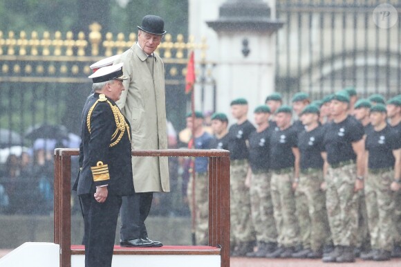 Le prince Philip, duc d'Edimbourg, a accompli la dernière mission - la 22 220e - de sa carrière royale de 65 années le 2 août 2017 au palais de Buckingham à Londres, à l'occasion d'une parade des Royal Marines, la Captain General's Parade, marquant la fin du 1664 Global Challenge, une initiative caritative.