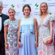  La princesse Sofia de Suède, enceinte de près de huit mois, prenait part le 2 août 2017 à un dîner de gala dans les Jardins Norrviken à Bastad à la suite d'une conférence sur le développement durable, Sustainable Tomorrow. 