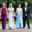  La princesse Sofia de Suède, enceinte de près de huit mois, prenait part le 2 août 2017 à un dîner de gala dans les Jardins Norrviken à Bastad à la suite d'une conférence sur le développement durable, Sustainable Tomorrow. 