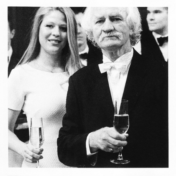 Danica Marinkovic, alias Dana Maar, fiancée du prince Philip de Serbie, avec son père le peintre Cile Marinkovic. Photo Instagram du 30 novembre 2015.