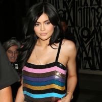 Kylie Jenner, milliardaire ? Elle célèbre ce nouveau record avec sa poitrine XXL