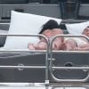 Exclusif - Cristiano Ronaldo et sa compagne Georgina Rodriguez, enceinte, lors d'une escapade en amoureux sur un yacht au large de l'île d'Ibiza, le 25 juillet 2017.