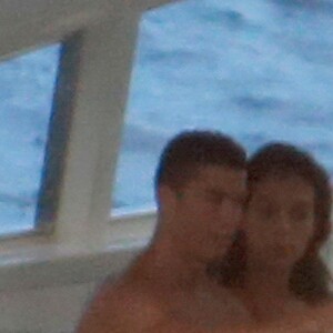 Exclusif - Cristiano Ronaldo et sa compagne Georgina Rodriguez, enceinte, lors d'une escapade en amoureux sur un yacht au large de l'île d'Ibiza, le 25 juillet 2017.