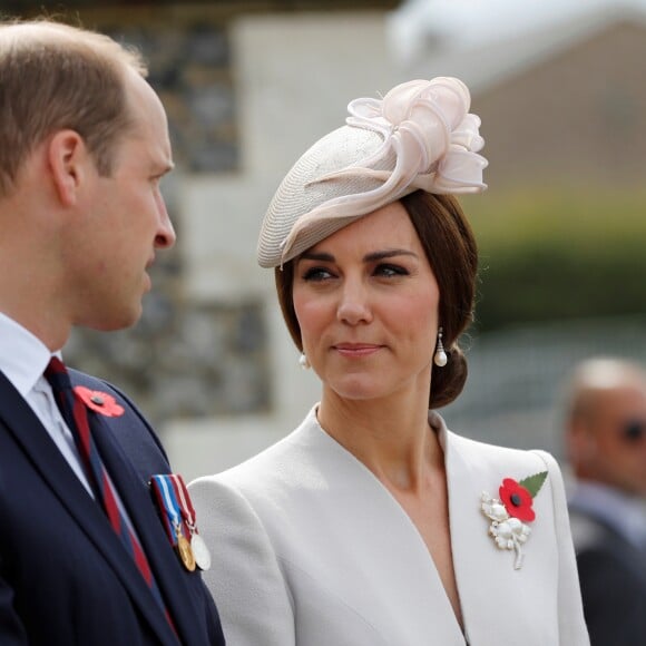 Le prince William, duc de Cambridge et Catherine Kate Middleton, la duchesse de Cambridge lors des commémorations du centenaire de la troisième Bataille d'Ypres, la Bataille de Passendale au cimetière militaire britannique de Tyne Cot, Ypres, Belgique, le 31 juillet 2017.