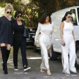 Kim, Kourtney, Khloé Kardashian et leur mère Kris Jenner à Woodland Hills le 5 août 2016.