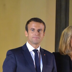 Le président français Emmanuel Macron et sa femme la première dame Brigitte Macron (Trogneux) - Le couple présidentiel français reçoit le couple présidentiel mexicain pour un dîner au palais de l'Élysée à Paris, le 6 juillet 2017. © Giancarlo Gorassini/Bestimage