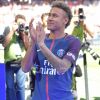 Neymar Jr lors de sa présentation au public au stade du parc des princes à Paris, le 5 août 2017 © Giancarlo Gorassini/Bestimage