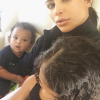 Photo de Kim Kardashian et ses enfants Saint et North West. Juin 2017.