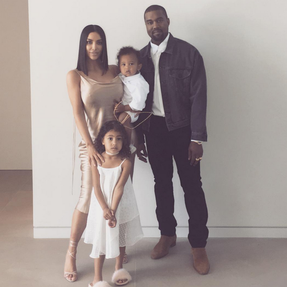 Photo de Kim Kardashian, Kanye West et leurs enfants, North et Saint. Avril 2017.