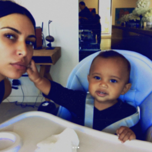 Photo de Kim Kardashian et son fils Saint West. Février 2017.