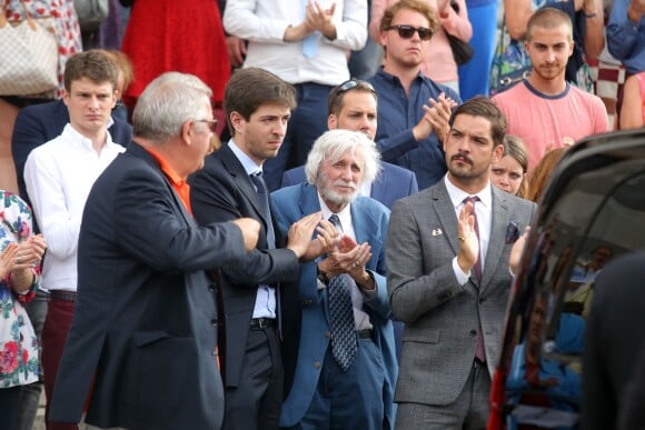 Thibaut Chatel (Thibaut de Chateleux), François de Chateleux, Edward Meeks, Jules de Chateleux - Obsèques de Jacqueline Monsigny au crématorium du cimetière du Père Lachaise à Paris le 23 août 2017.