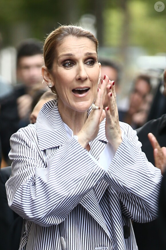 Céline Dion à la sortie de l'hôtel Royal Monceau, à Paris, France, le 10 août 2017.