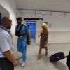 Pamela Anderson et Adil Rami, le bras en écharpe suite à sa blessure au pectoral, à la sortie des vestiaires du Stade Vélodrome à Marseille le 24 août 2017 à l'issue du match de barrage retour d'Europa League entre l'OM et Domzale, première rencontre à laquelle l'Américaine venait assister. © Eric Etten/Bestimage