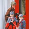 Diana, Princesse de Galles et ses deux fils, les princes William et Harry. Avril 1990.