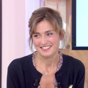 Julie Gayet dans l'émission "C à vous" sur France 5, le 28 août 2017.