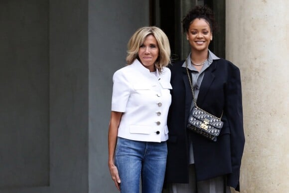 La chanteuse Rihanna est reçue par Brigitte Macron au palais de l'Elysée à Paris, le 26 juillet 2017, venue pour un entretien avec le président de la République. © Stéphane Lemouton / Bestimage