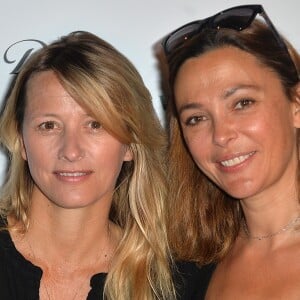 Sarah Lavoine et Sandrine Quétier (marraine de l'association) lors du photocall de la conférence de presse "Delacre by Sarah Lavoine" pour l'association "Toutes à l'école" à l'hôtel St-Roch. Paris, le 15 juin 2017. © Ramsamy Veeren/Bestimage