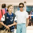 Victoria Beckham et son fils Romeo quittent l'hôtel New York EDITION et se se rendent à l'aéroport JFK. New York, le 30 août 2017.
