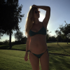 Bar Refaeli, enceinte et en bikini. Août 2017.