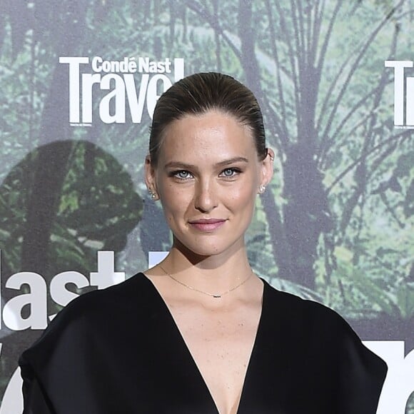 Bar Refaeli, enceinte, lors des "Conde Nast Traveler Awards" à l'hôtel Ritz à Madrid, le 4 mai 2017.