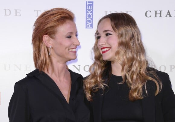 Alexandra Lamy et sa fille Chloé Jouannet - Avant-première du film "Une chance de trop" au cinéma Gaumont Marignan à Paris, le 24 juin 2015.