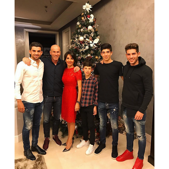 Zinédine, Véronique Zidane et leurs quatre fils Enzo, Elyaz, Theo et Luca. Janvier 2017.