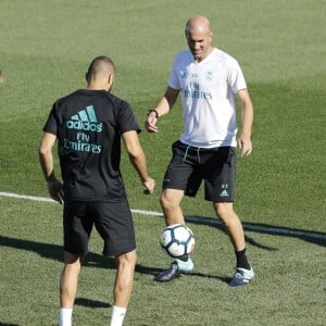 Zinédine Zidane et ses joueurs du Real Madrid Karim Benzema, Keylor Navas et Marcelo à l'entraînement. Madrid, le 19 août 2017.