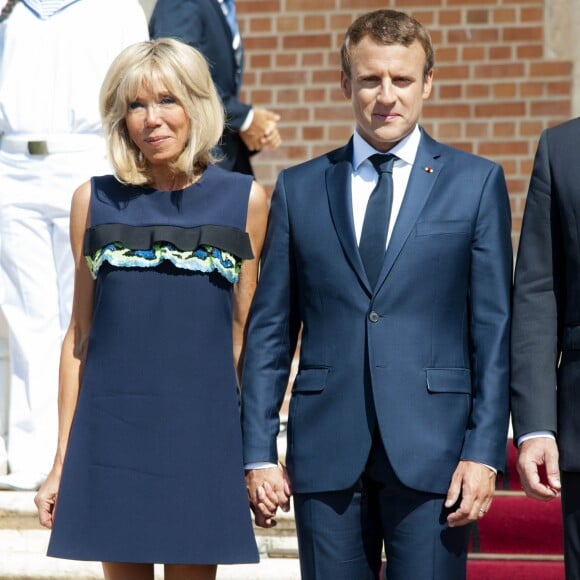 Le président de la République française Emmanuel Macron et sa femme la Première dame Brigitte Macron (Trogneux) - Le président de la République française Emmanuel Macron et sa femme la Première dame Brigitte Macron (Trogneux) ont été reçus par son homologue de Bulgarie Rumen Radev et sa femme la Première dame Desislava Radeva au palais Euxinograd à Varna, Bulgarie, le 25 août 2017. © Pierre Perusseau/Bestimage