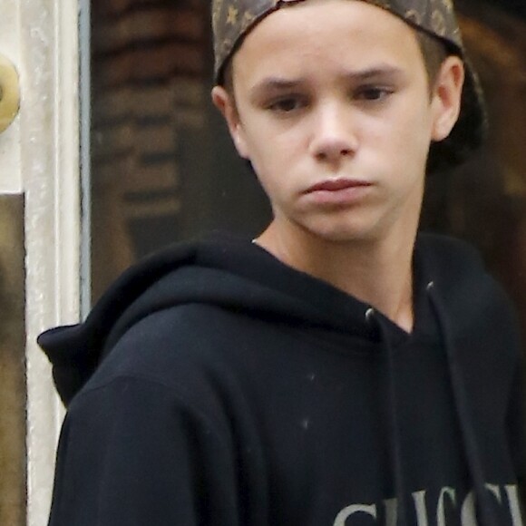 Victoria Beckham et son fils Romeo sont allés faire du shopping chez "What Goes Around Comes Around" dans le quartier de Soho à New York. Le 29 août 2017.