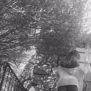 Zahia Dehar pose lors de ses vacances en Corse. Instagram, le 6 août 2017.